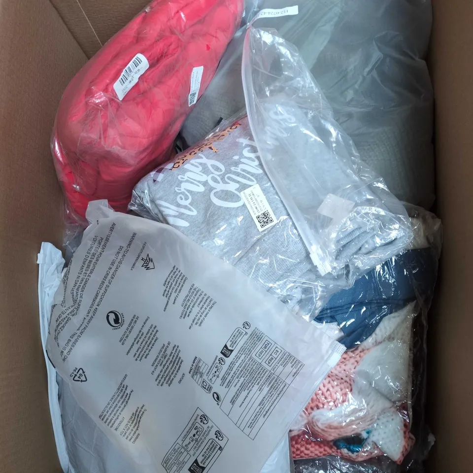 BOX OF APPROXIMATELY 15 ASSORTED CLOTHING ITEMS TO INCLUDE PINK ZIP UP TOP, LEGGINGS, XMAS JUMPER, LADIES SEQUIN TOP ETC