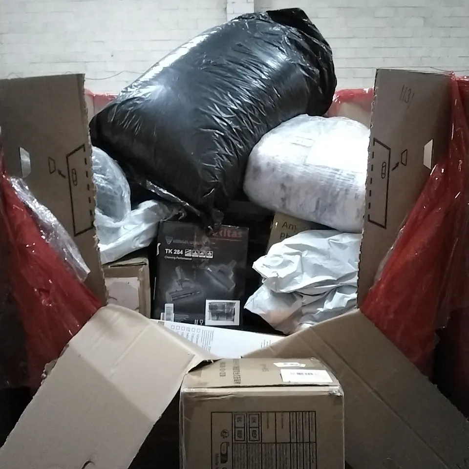 PALLET OF HOUSEHOLD ITEMS TO INCLUDE PAMPERS NAPPIES, RETRACTABLE BABY GATE,CHRISTMAS TREE, KITCHEN MIXER AND OTHER ASSORTED ITEMS...