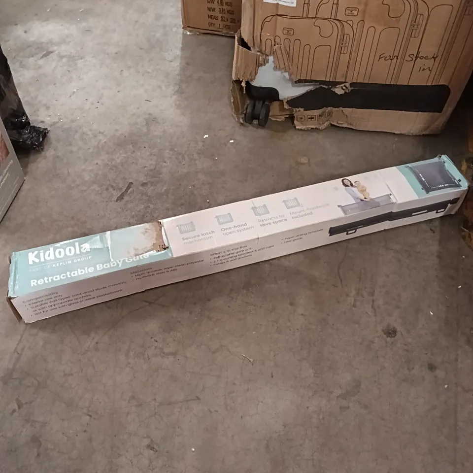 BOXED KIDOOLA RETRACTABLE BABY GATE 86x140cm