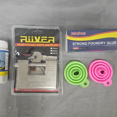 APPROXIMATELY 10 ASSORTED HOUSEHOLD ITEMS TO INCLUDE STRONG FOUNDRY GLUE, STEEL LOCK, ETC