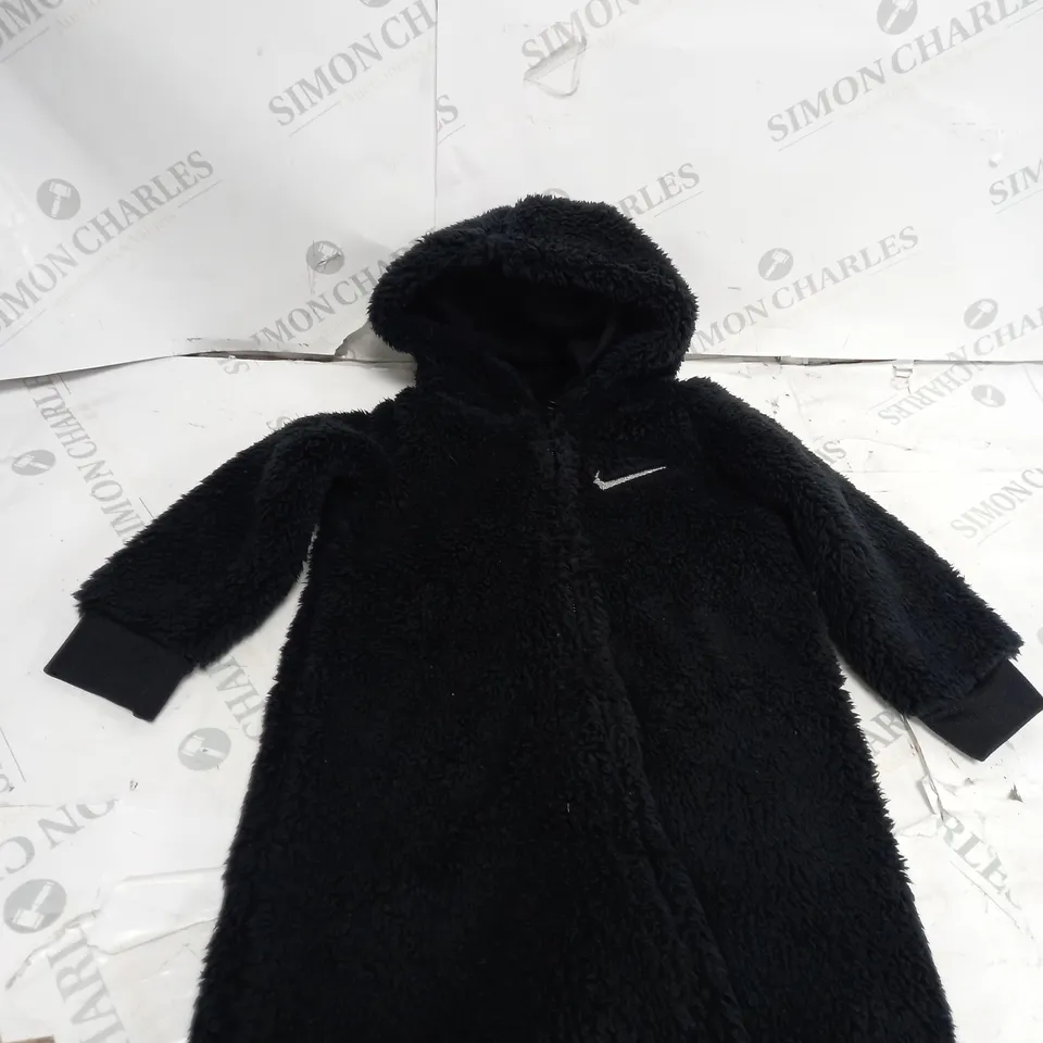 NIKE FLUFFY ONESIE 80-86CM