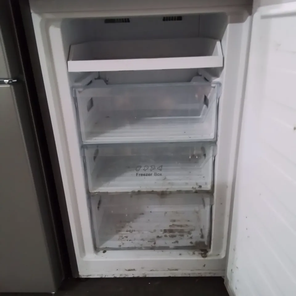 HISENSE 155CM FREESTANDING 50/50 FRIDGE FREEZER IN SILVER RB327N4WC1 - UNPROCESSED RAW RETURN