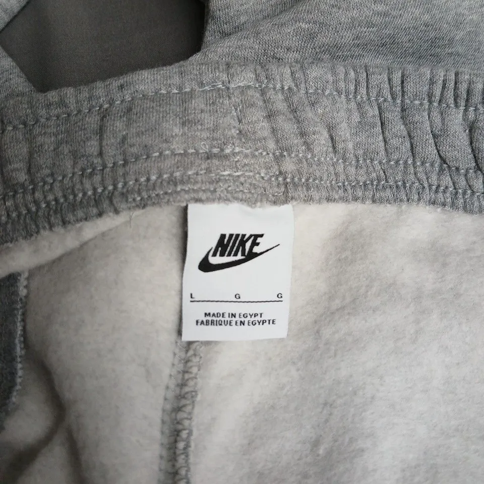 NIKE MEN'S GREY SWEATPANTS – SIZE L