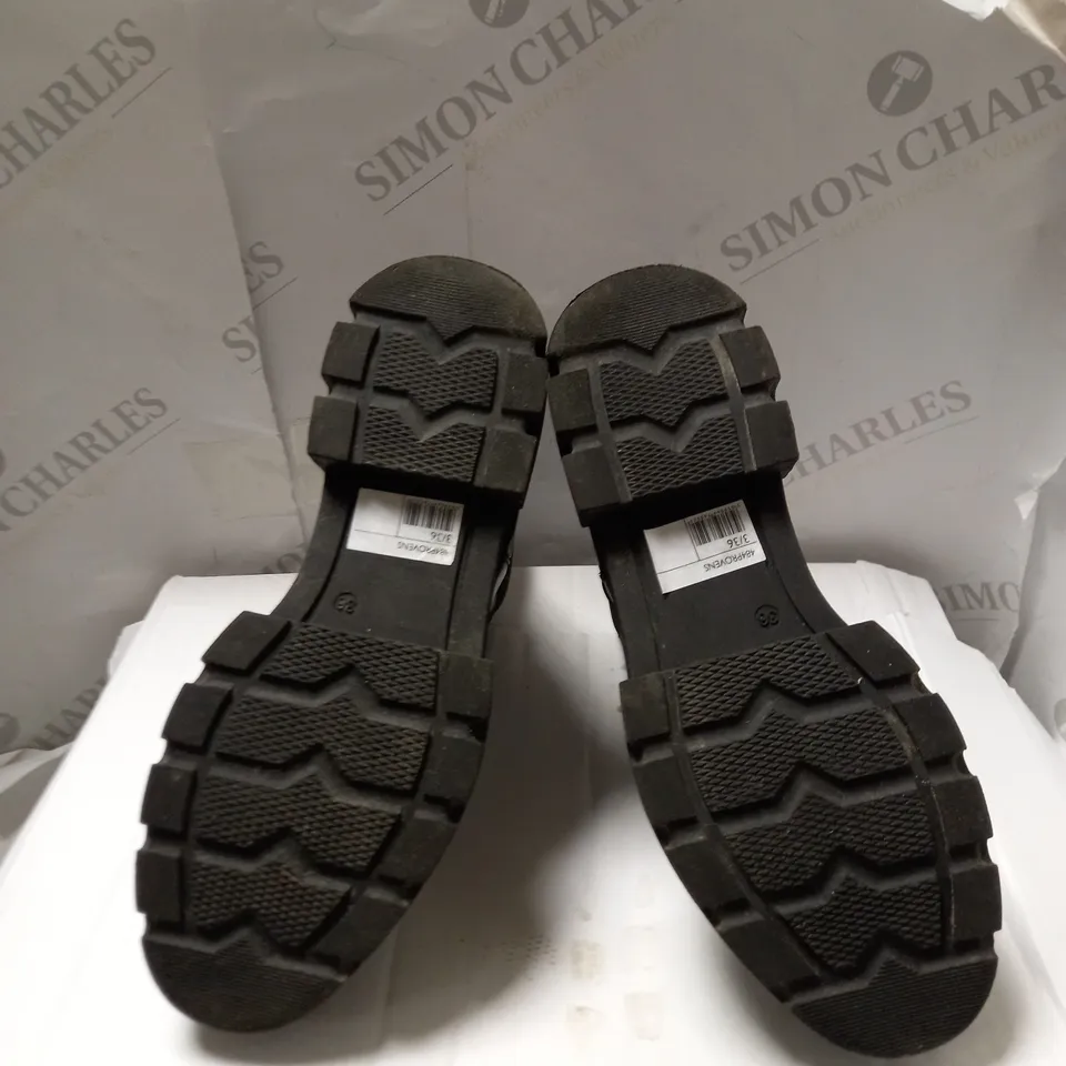 BOXED PAIR DUNE CHUNKY CHELSEA BOOT IN BLACK, UK SIZE 3
