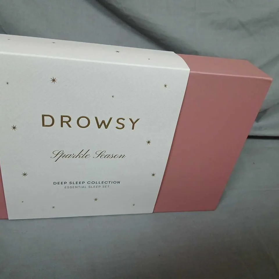 DROWSY SPARKLE SEASON DEEP SLEEP COLLECTION – ESSENTIAL SLEEP SET