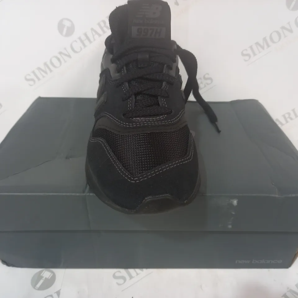 BOXED PAIR OF NEW BALANCE 997H SHOES IN BLACK UK SIZE 6.5