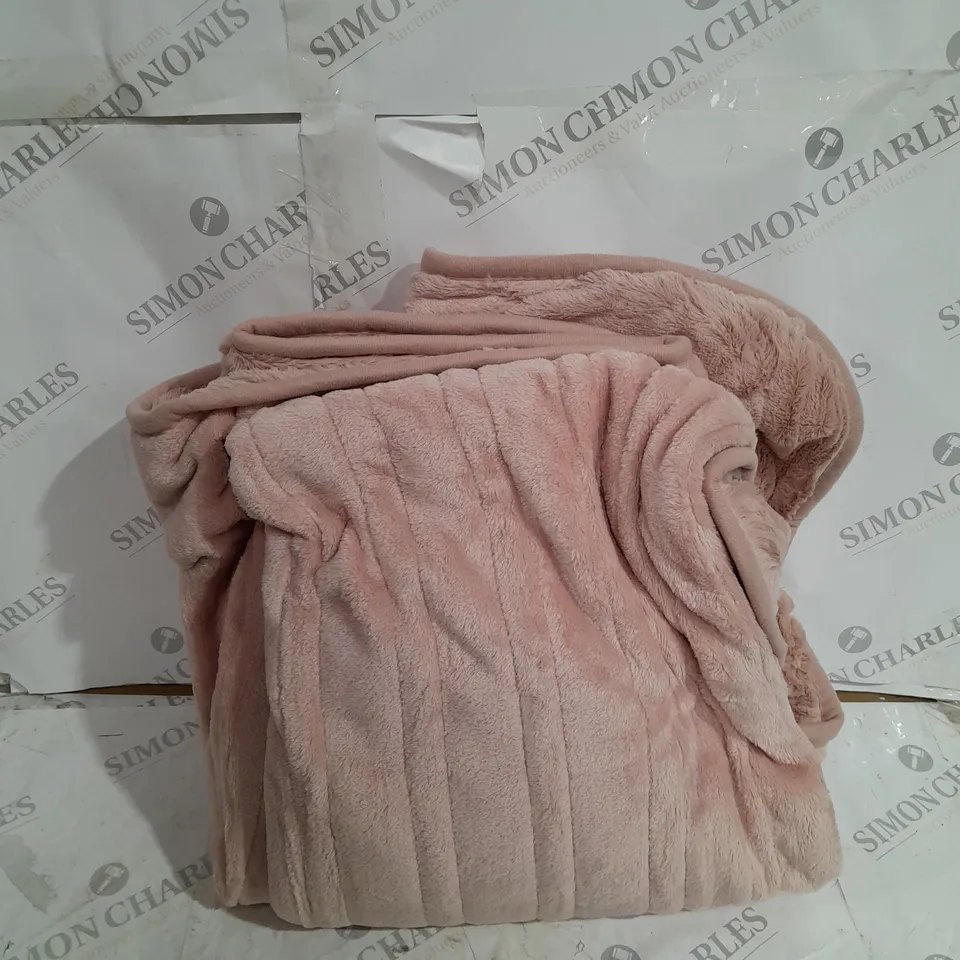 BOXED COZEE HOME VELVETSOFT HEATED THROW IN PINK