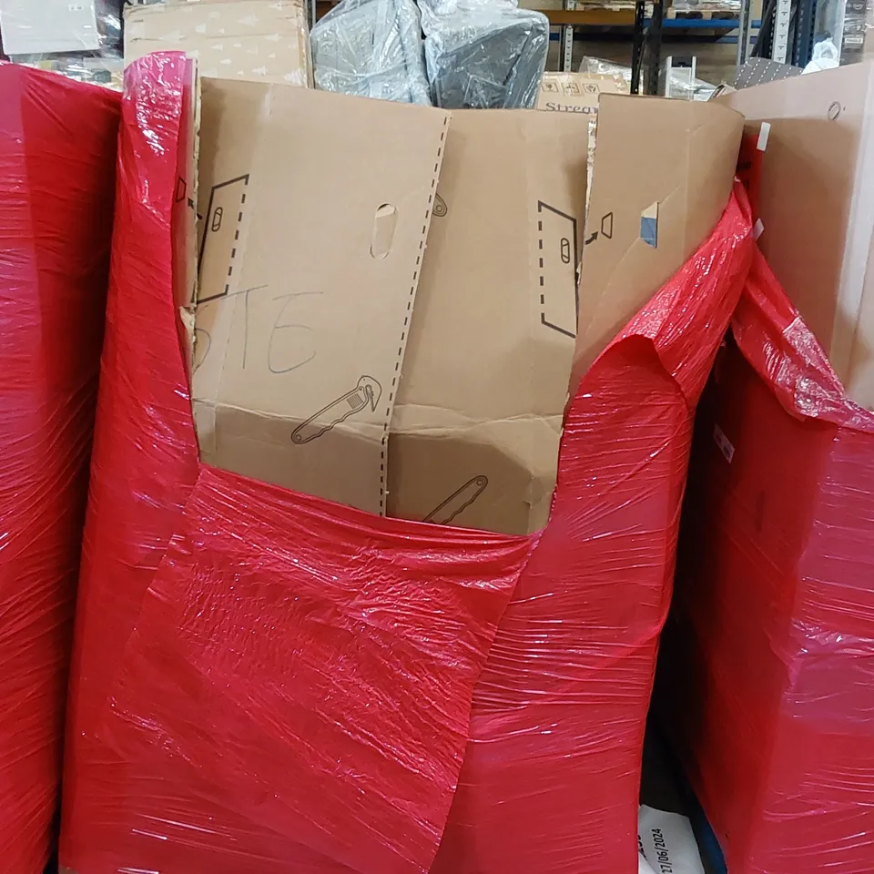 PALLET OF ASSORTED HOMEWARE AND CONSUMER PRODUCTS TO INCLUDE; STREAM PRESSURE WASHER, ARTIFICIAL CHRISTMAS TREE, ORTHOPAEDIC WEDGE PILLOWS, LARGE BLACK RUG, TOILET SEAT ECT.