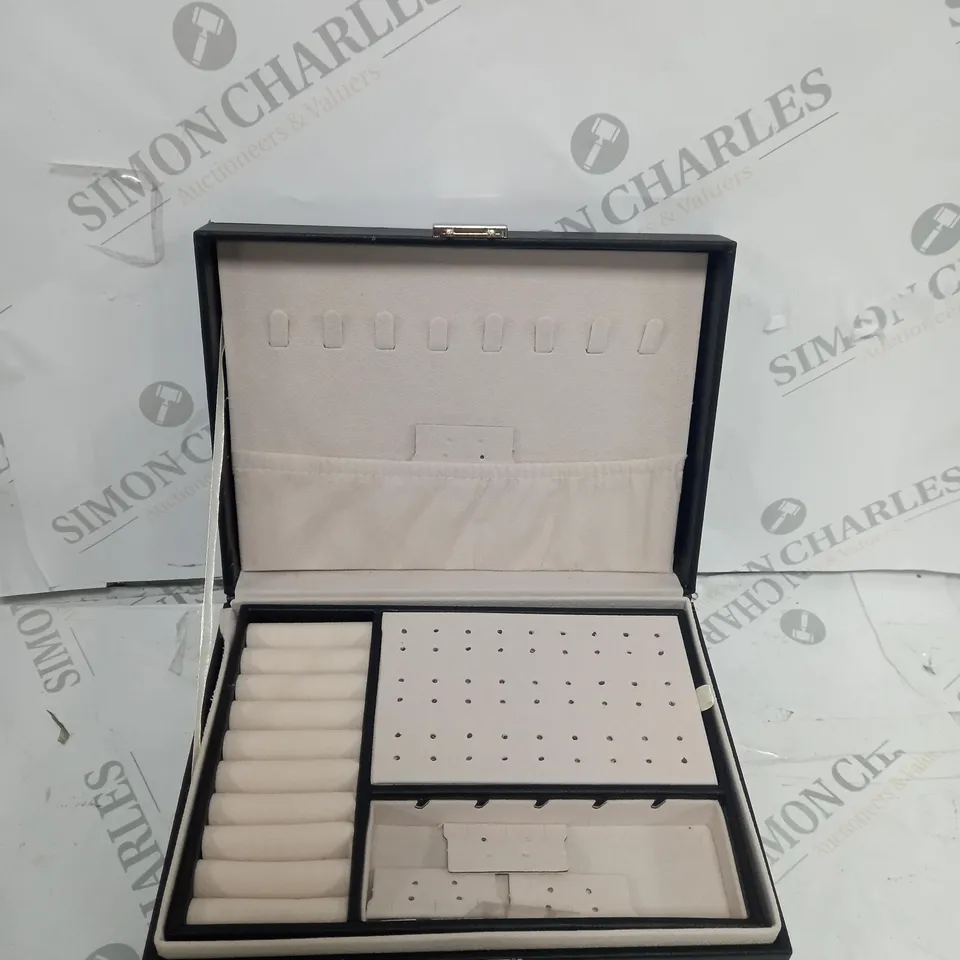 LEATHER JEWELLERY BOX 