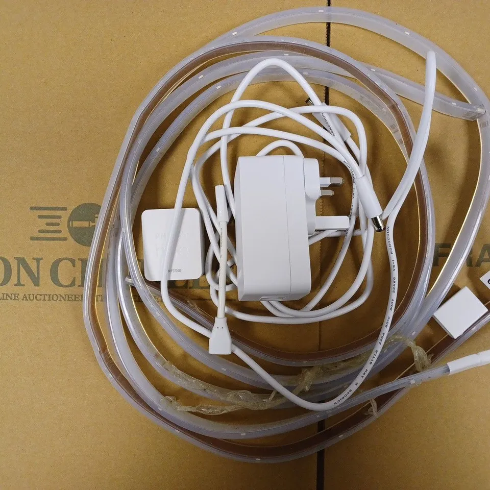 PHILIPS HUE LIGHSTRIP PLUS 2M