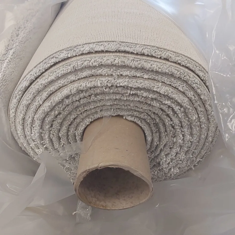 ROLL OF QUALITY ULTIMATE IMPRESSIONS SILKEN COLOUR CARPET - APPROXIMATELY 7.9 x 5m