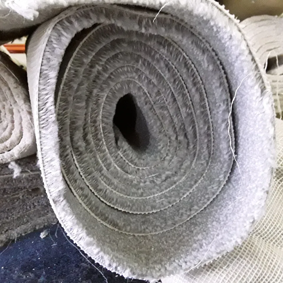 ROLL OF QUALITY GREY CARPET