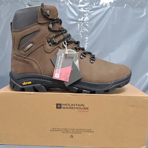BOXED PAIR OF MOUNTAIN WAREHOUSE ODYSSEY EXTREME VIBRAM WATERPROOF HIKING BOOTS IN BROWN SIZE UK 11