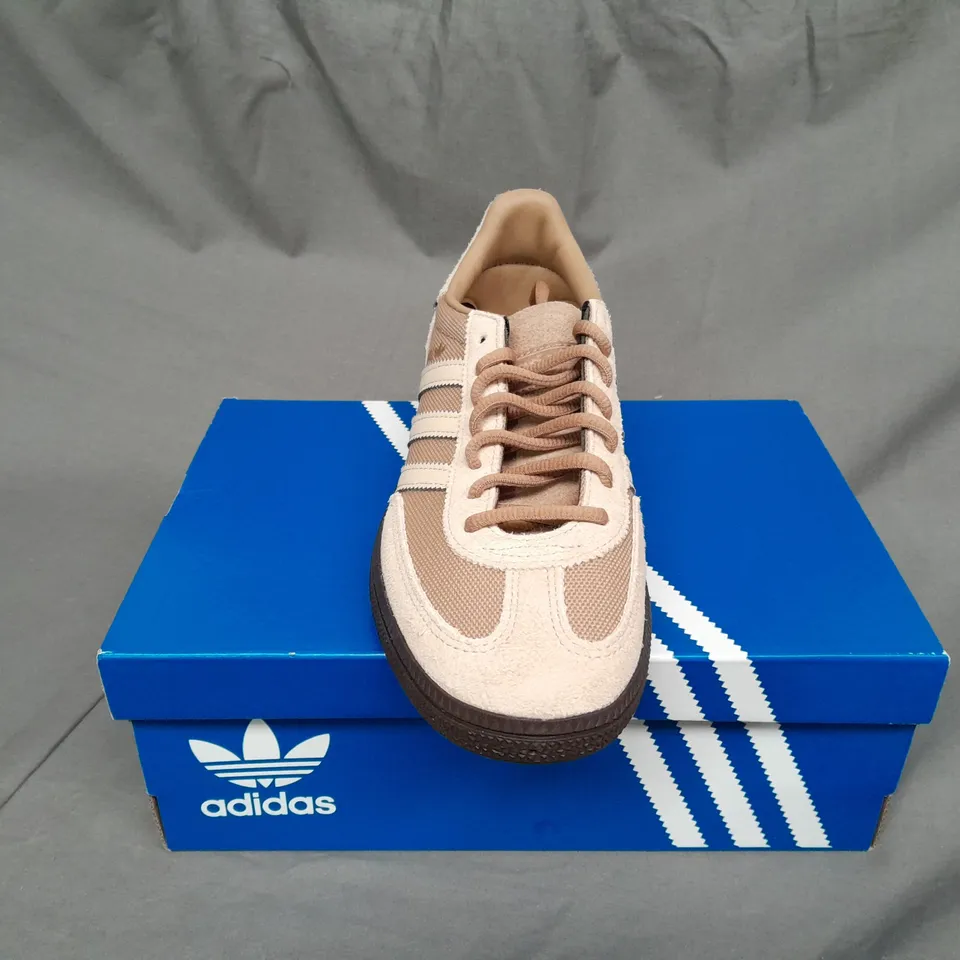 BOXED PAIR OF ADIDAS HANDBALL SPEZIAL TRAINERS SIZE 6