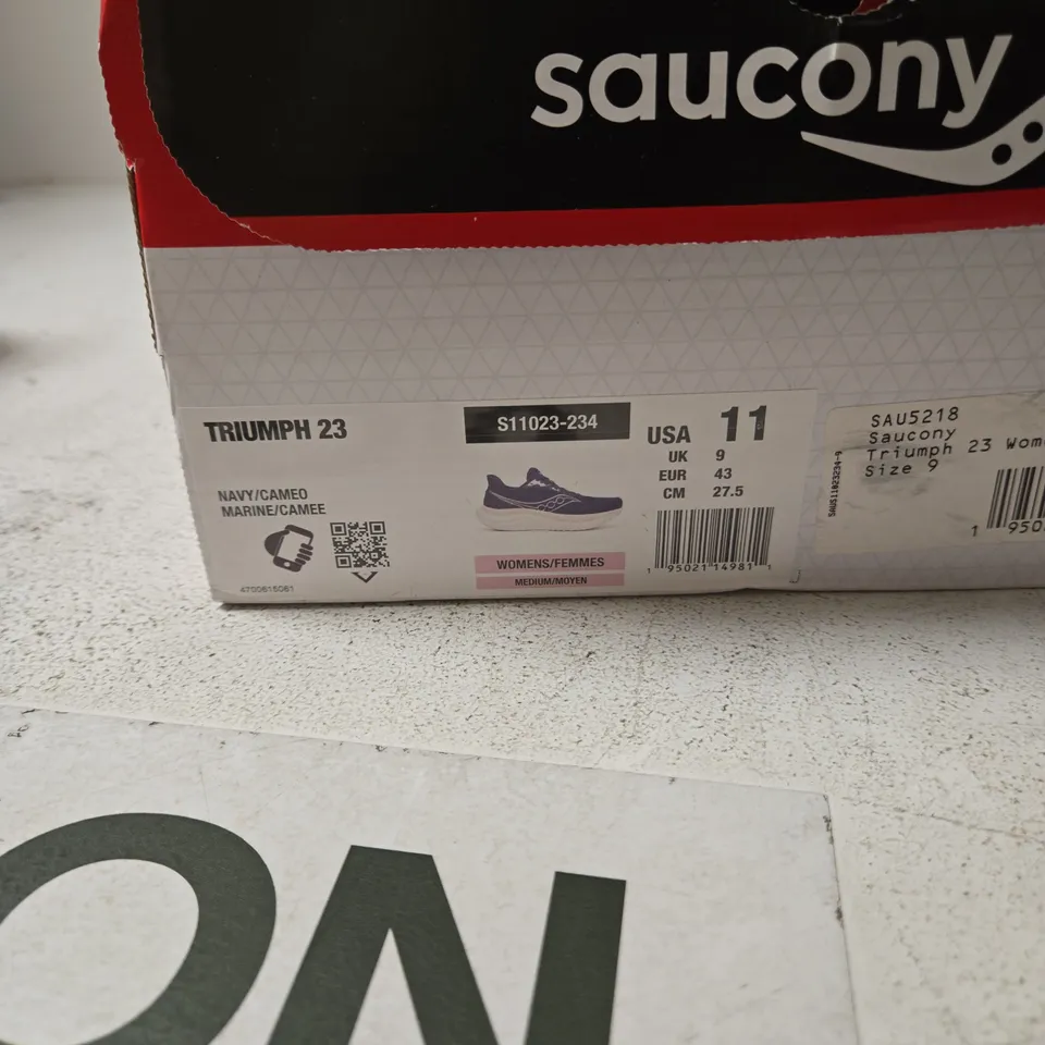 SAUCONY TRIUMPH 23 WOMEN'S RUNNING SHOES – NAVY/CAMEO UK9 (US11)