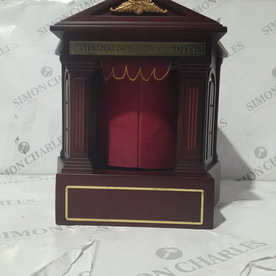 BOXED MR CHRISTMAS MUSICAL NUTCRACKER SUITE SCENE CHANGER