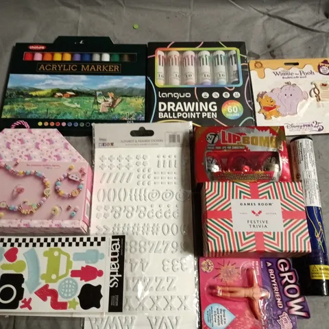 LOT OF APPROXIMATELY 20 ASSORTED TOYS AND GAME ITEMS TO INCLUDE ACRYLIC MARKERS, DISNEY PIN AND SHOCKING PEN