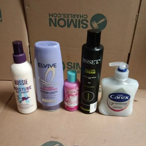 APPROXIMATEY 20 ASSORTED HEALTH AND BEAUTY PRODUCTS TO INCLUDE - CAREX HAND WASH - AUSSIE MOISTURE RECHARGE AND L'OREAL ELVIVE CONDITIONER