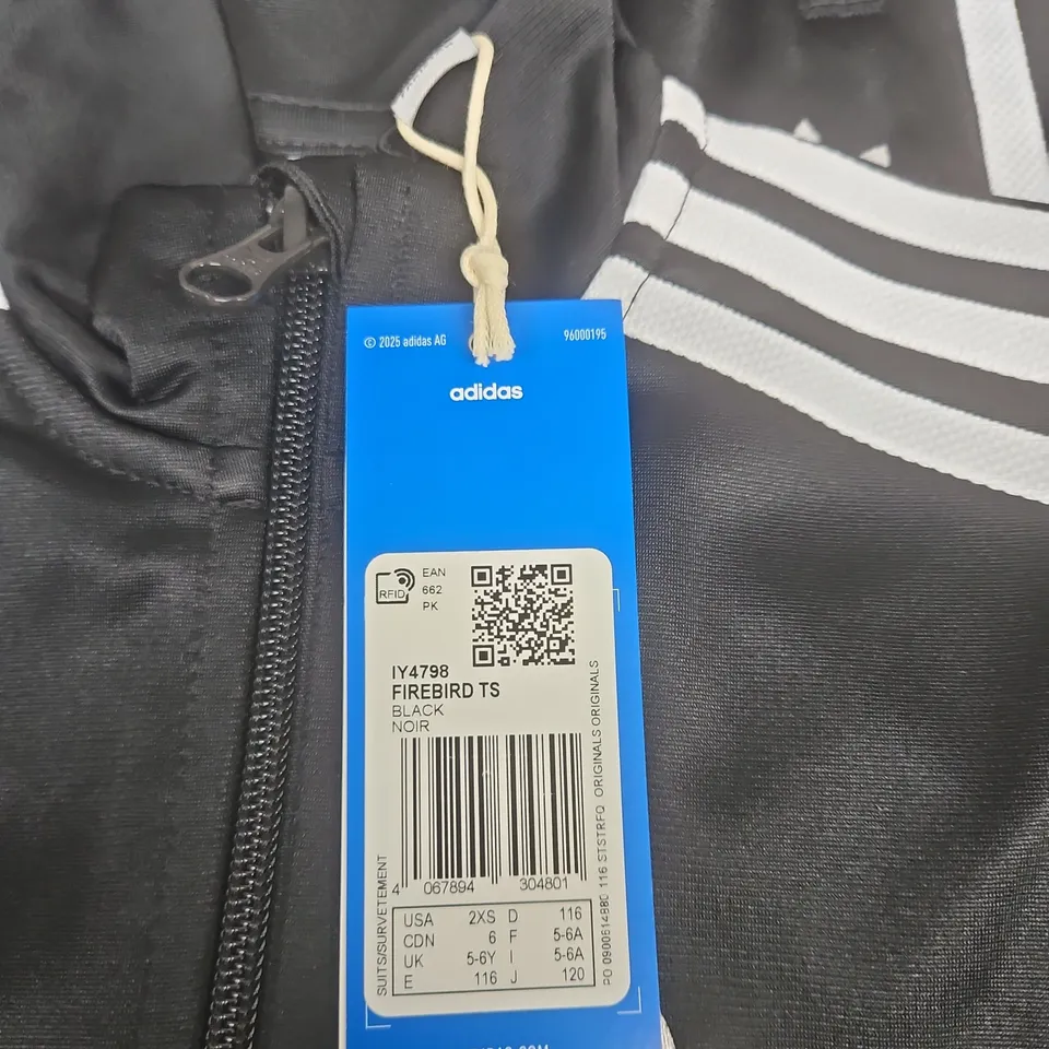ADIDAS KIDS TRACKSUIT BLACK AND WHITE SIZE 5-6 YEARS