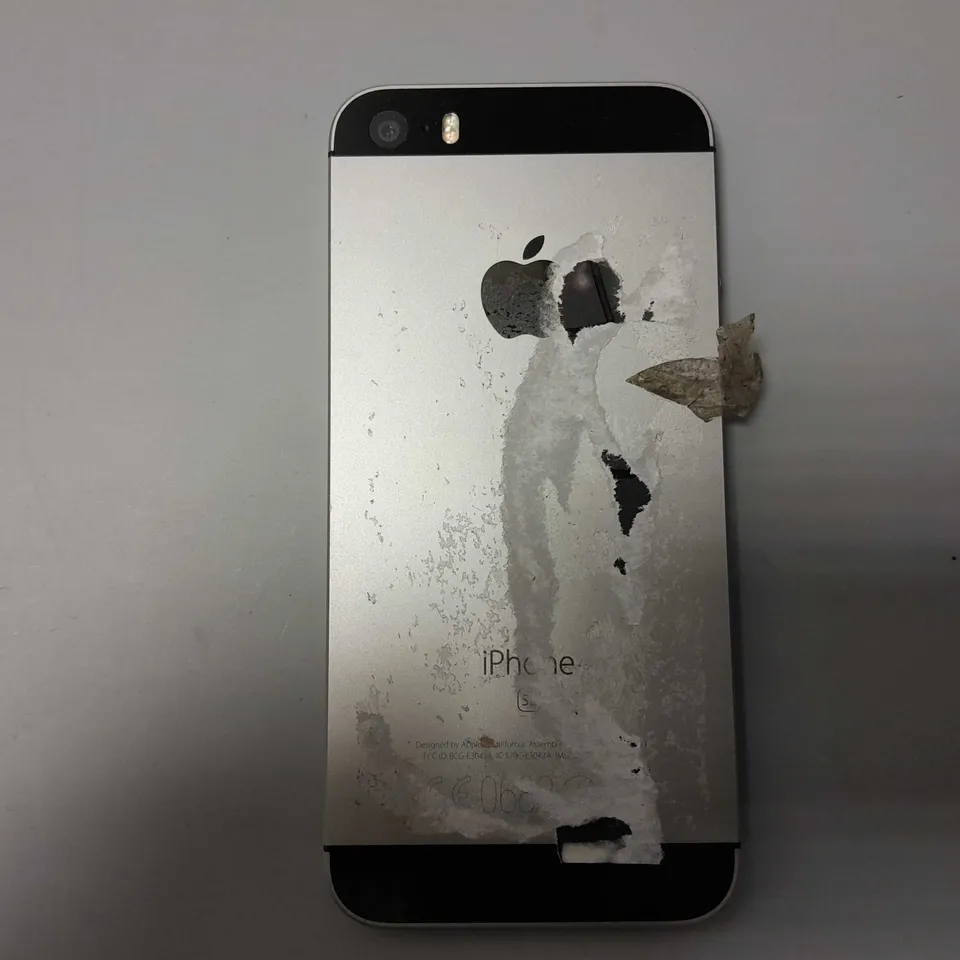 BOXED APPLE IPHONE SE SMARTPHONE 