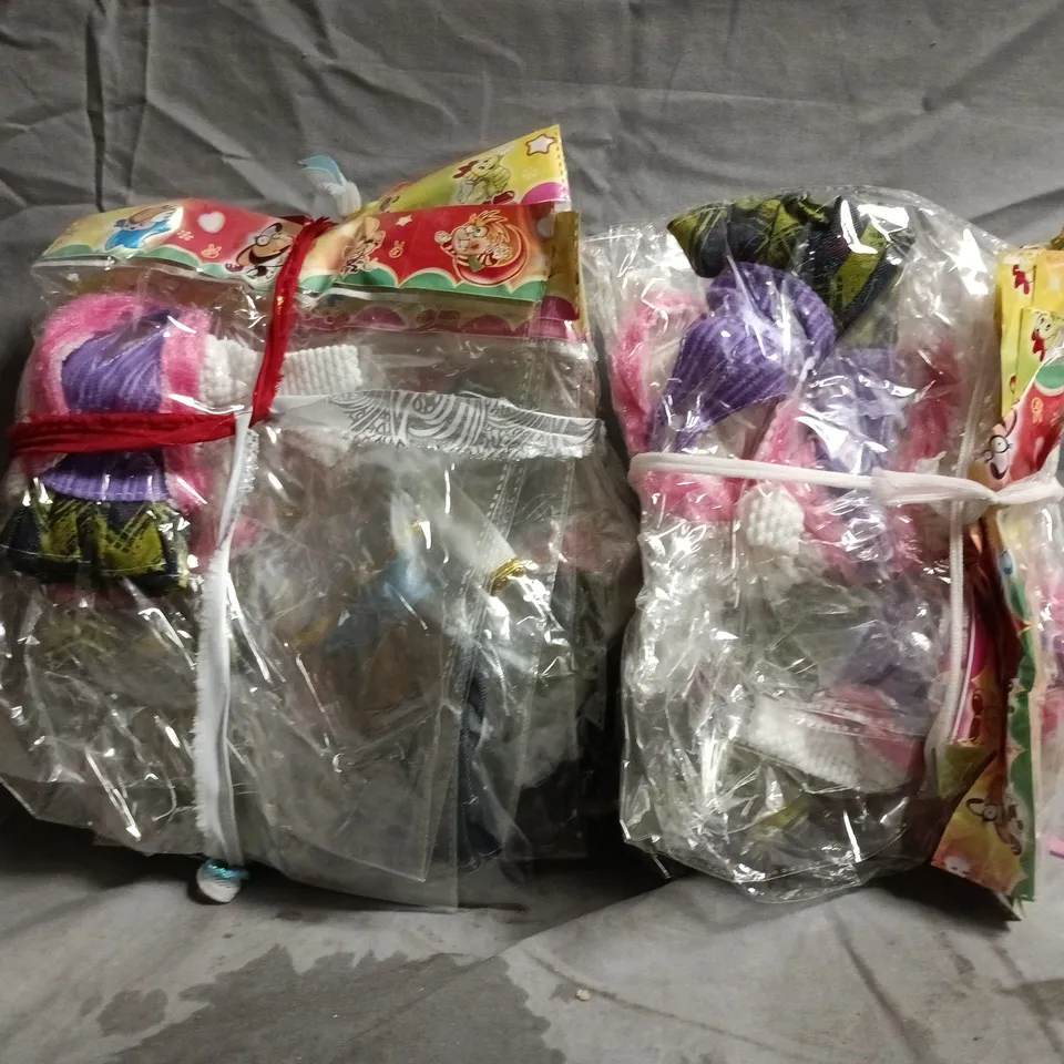 BOX TO INCLUDE LARGE ASSORTMENT OF UNBRANDED DOLL CLOTHING AND ACCESSORY PACKS