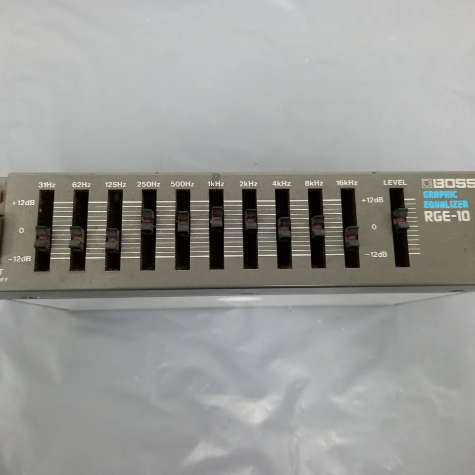 BOSS MICRO RACK SERIES GRAPHIC EQUALIZER RGE-10 