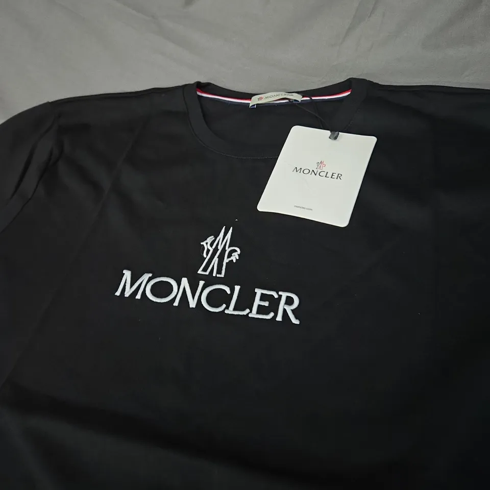 MONCLER GRAPHIC CASUAL T-SHIRT SIZE M