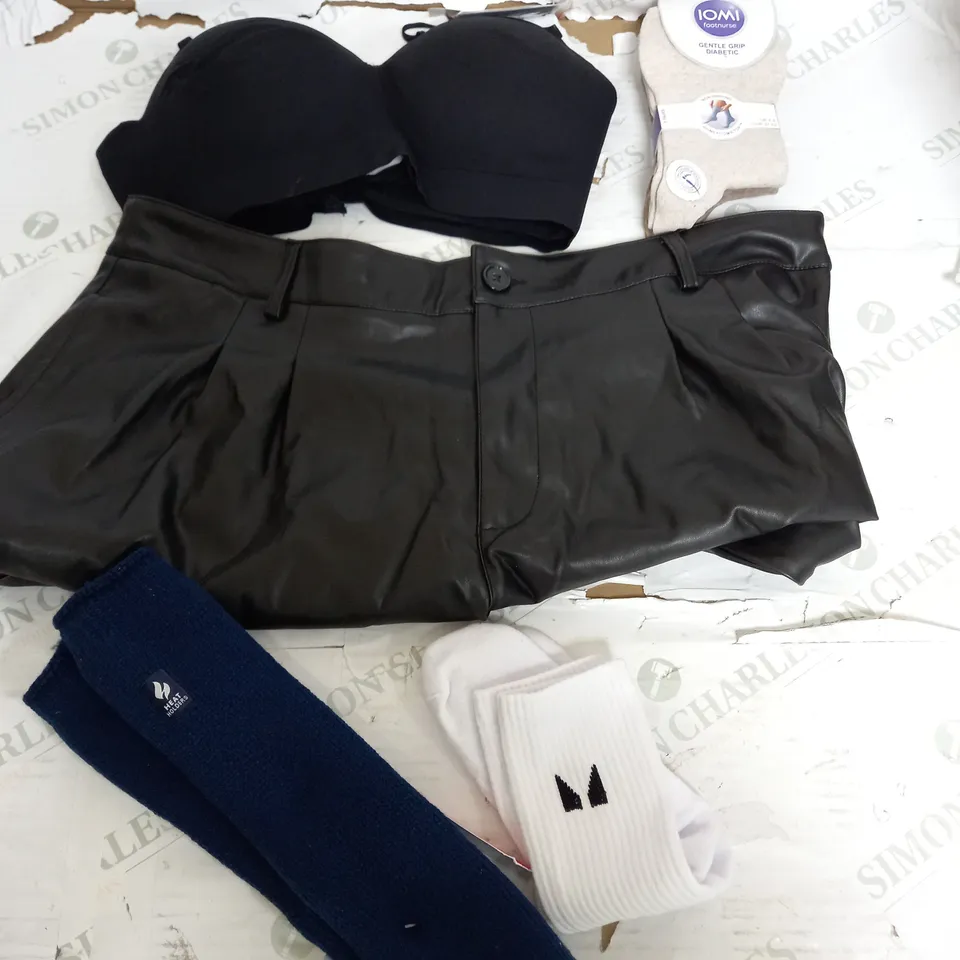 BOX OF APPROXIMATELY 22 ASSORTED CLOTHING ITEMS TO INCUDE - SOCKS , BRA , SKIRT ETC