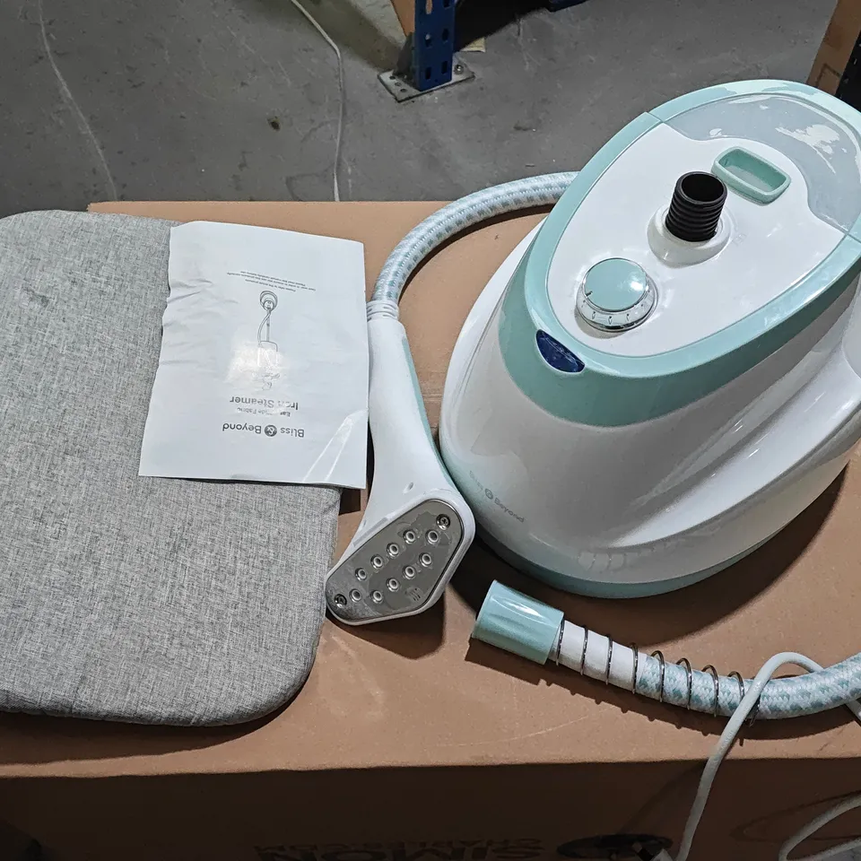 BLISS & BEYOND EASY GLIDE GARMENT STEAMER – WHITE/BLUE