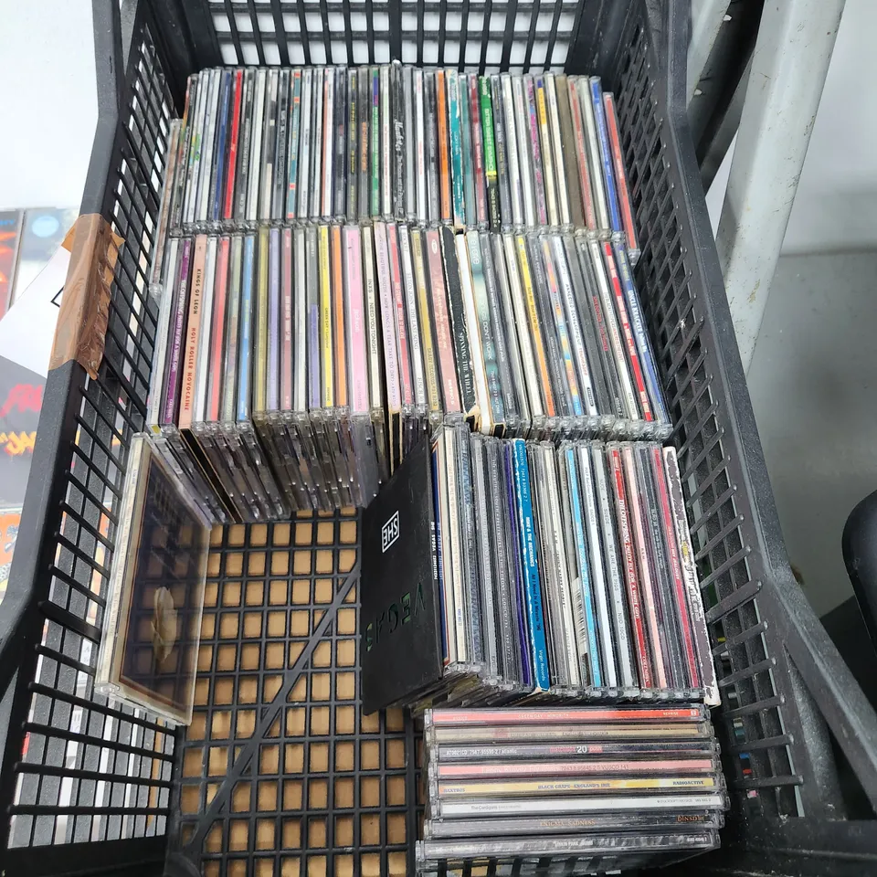 A VERY LARGE QUANTITY OF CDs FROM 80s / 90s /2000s