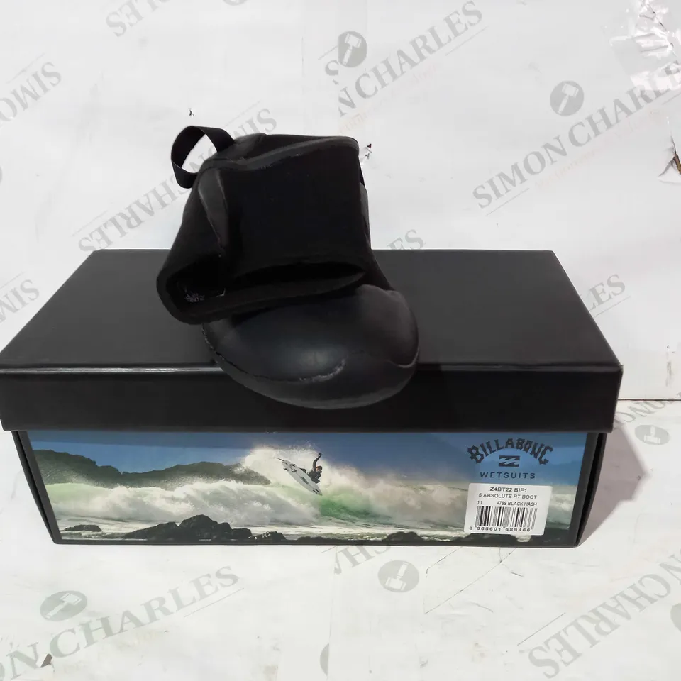 BOXED PAIR OF BILLABONGWETSUIT BOOTS IN BLACK UK SIZE 11