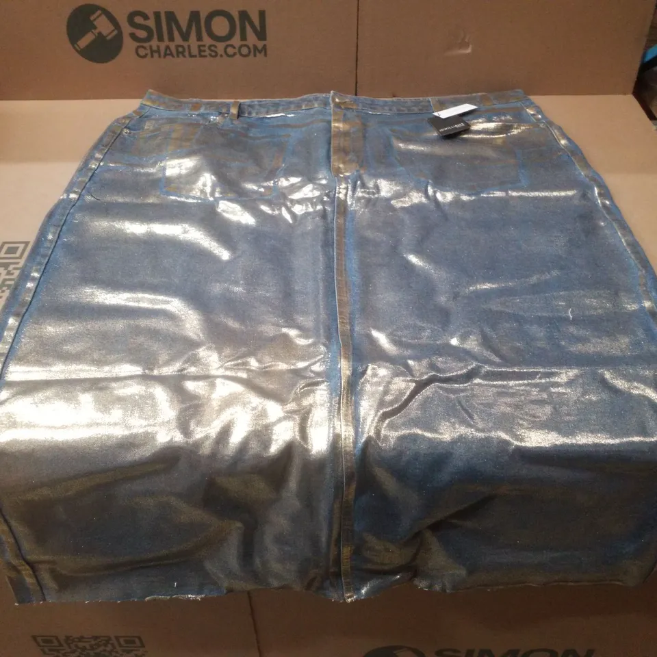 BOX CONTAINING APPROXIMATELY 5 BRAND NEW J D WILLIAMS GOLD METALLIC SKIRTS - SIZE 30