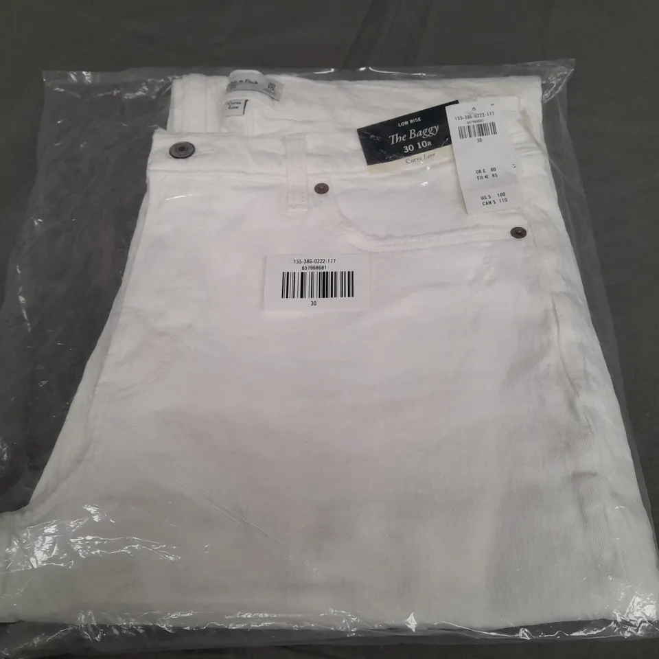 SEALED ABERCROMBIE & FITCH LOW RISE THE BAGGY WHITE JEANS - 30