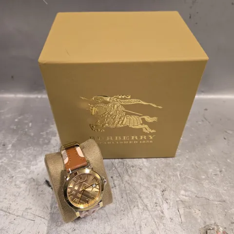 BURBERRY TEXTURED DIAL WATCH