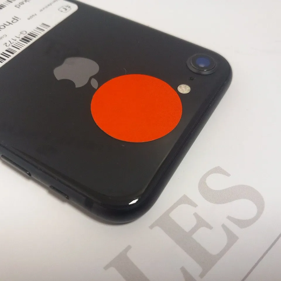 APPLE IPHONE 8 IN BLACK - LOCKED TO ICLOUD