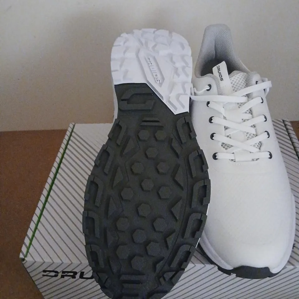 DRUIDS REBEL SHOE – WHITE/GREY, UK 9.5 (US 9.5, EU 44)