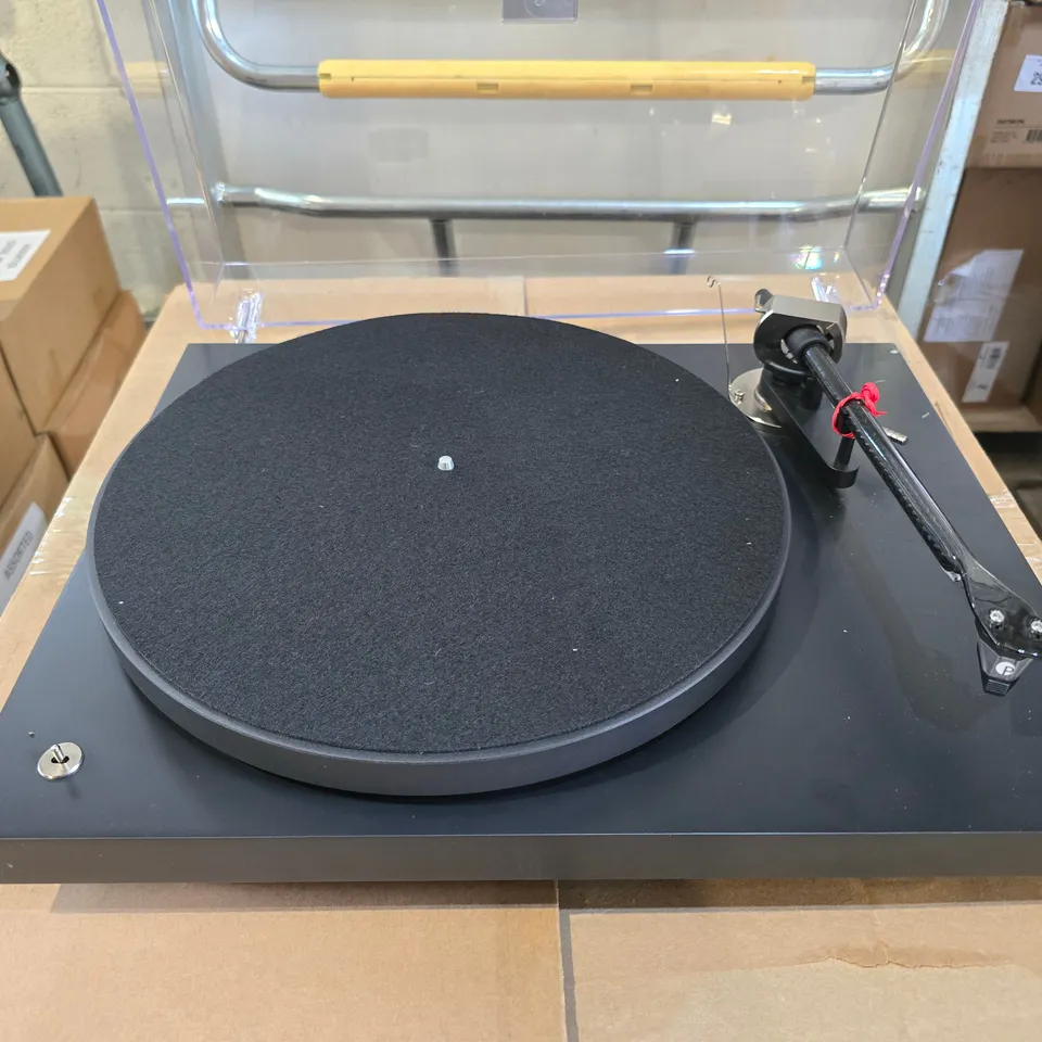 PROJECT DEBUT PRO TURNTABLE BLACK