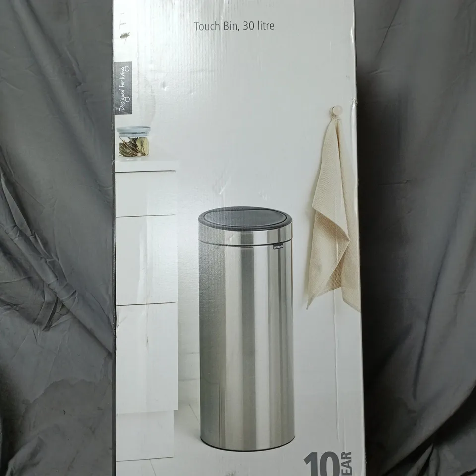 BOXED BRABANTIA 30-LITRE TOUCH BIN IN PLATINUM