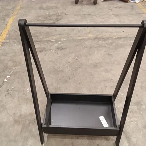 KIDS WOODEN CLOTHES RAIL