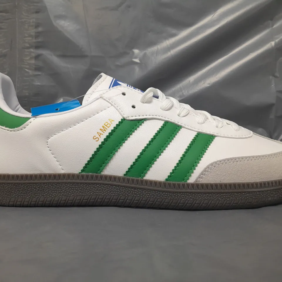 BOXED PAIR OF ADIDAS SAMBA SHOES IN WHITE/GREEN UK SIZE 10.5