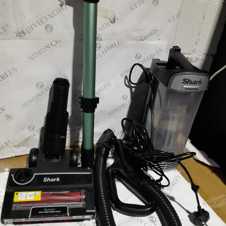 SHARK STRATOS UPRIGHT VACUUM CLEANER WITH PET-TOOL & CAR KIT NZ860UK