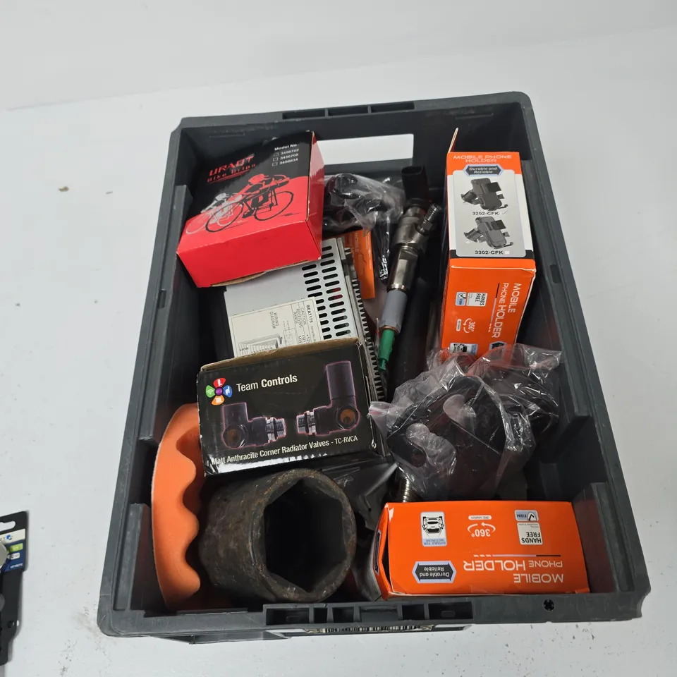 TOTE OF APPROXIMATELY 14 ASSORTED AUTO ITEMS TO INCLUDE: HOGERT 13MM SPANNER