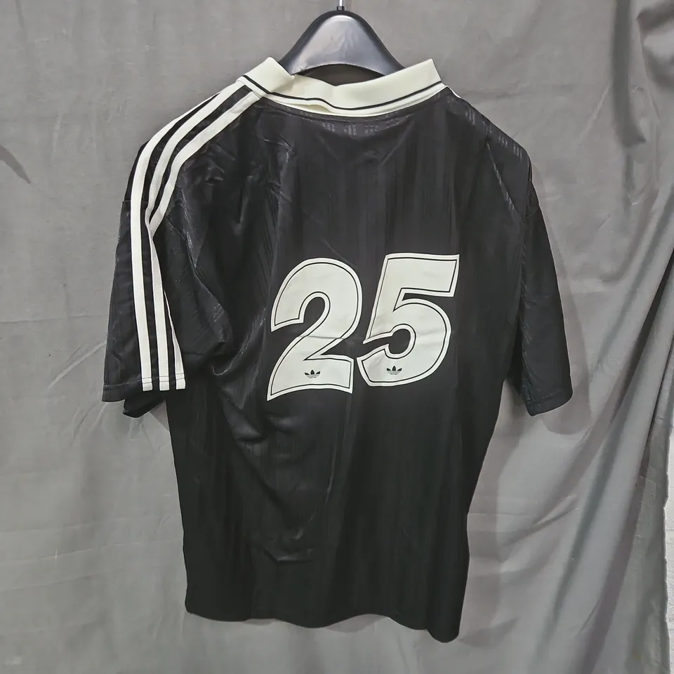 OASIS ADIDAS FOOTBALL JERSEY – BLACK, UK L, NUMBER 25