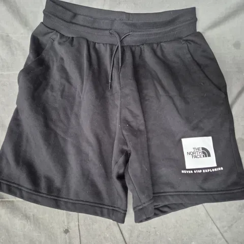 THE NORTH FACE SHORTS IN BLACK SIZE MEDIUM