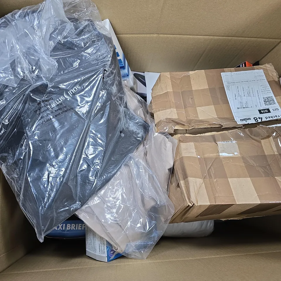 APPROXIMATELY 20 ASSORTED ITEMS TO INCLUDE OXYCOOL NECK FAN, SHARK BUBBLE GUN, SOUL SMART BAG, ETC
