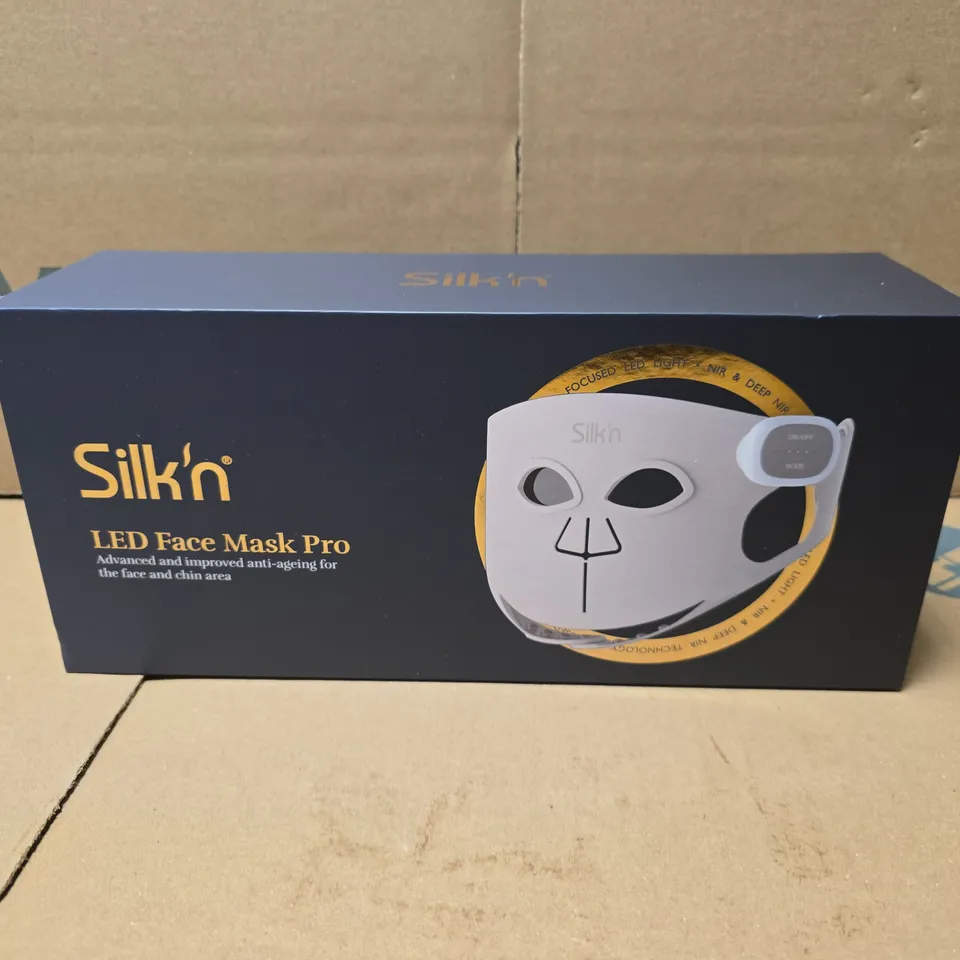 BOXED SILK'N LED FACE MASK PRO