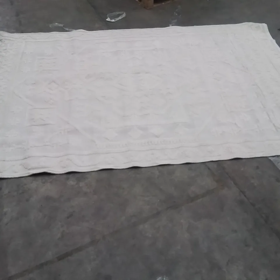QUALITY DESIGNER AREA RUG - APPROXIMATELY 330X200CM