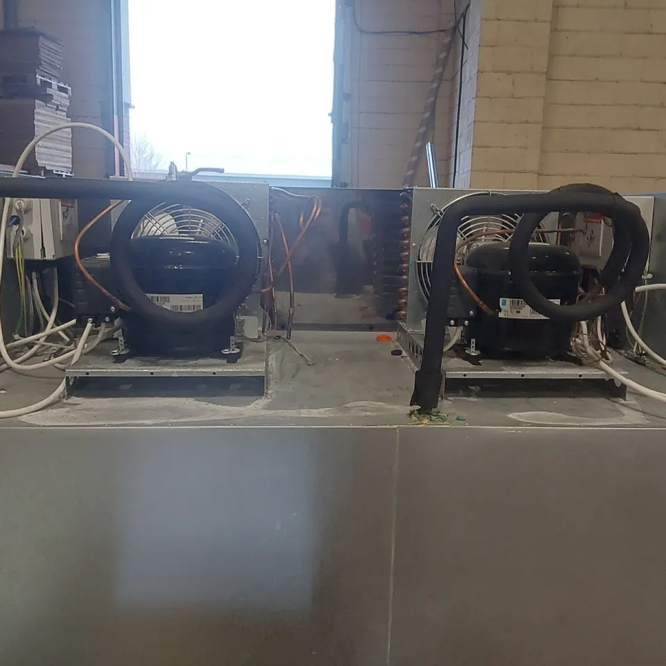 WILLIAM FG2TSS R290 R1 COMMERCIAL DOUBLE DOOR REFRIGERATOR