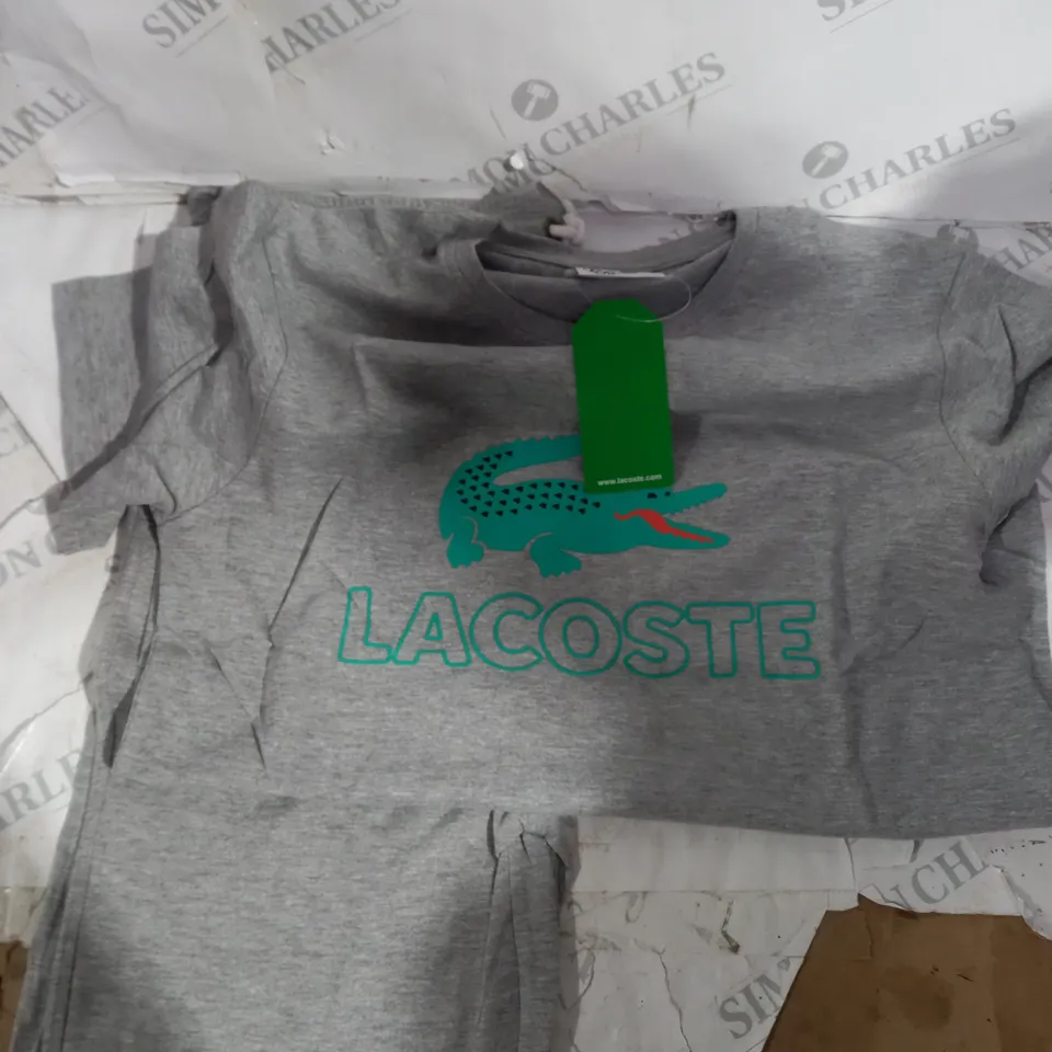 LACOSTE GREY T-SHIRT AND JOGGING SHORTS - LARGE