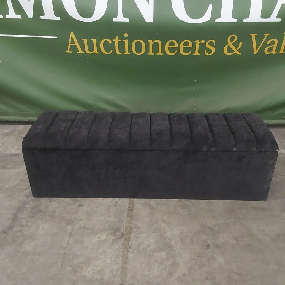 DESIGNER VELVET TUFTED RECTANGLE SOLID COLOUR OTTOMAN WITH STORAGE 